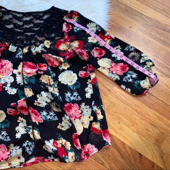 Skies Are Blue Silky Lace Floral Flowing Blouse - Picture 11 of 11